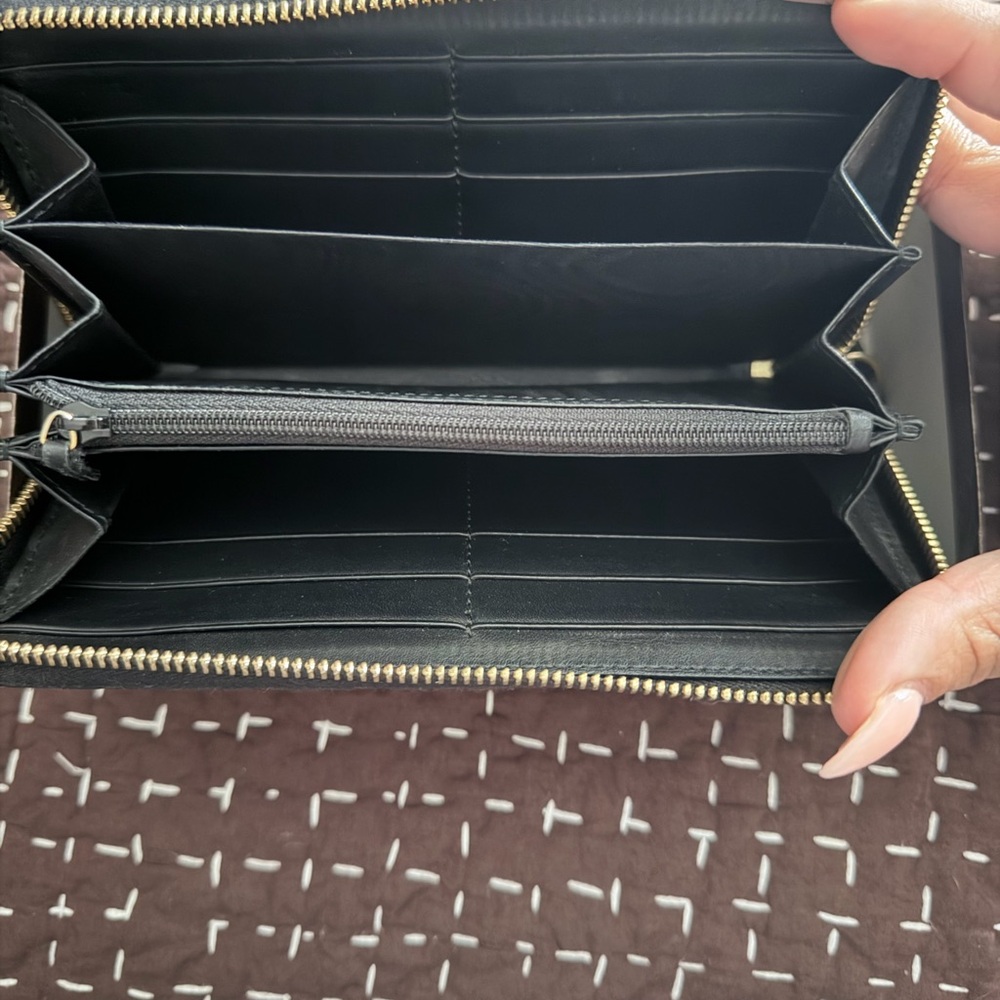 Gucci Brown Gift Box with Gold Logo - Picture 3 of 4